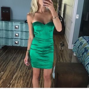 ⭐️Bebe Satin Emerald Green Dress⭐️